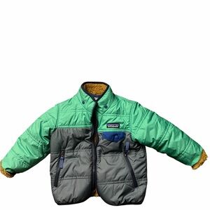 Patagonia Green and Gray Jacket with Blue Accents - Size 2T